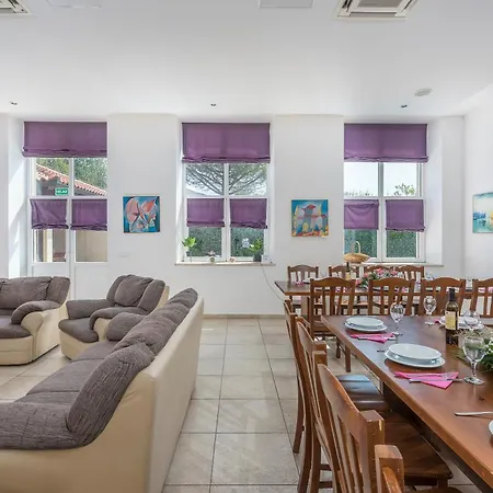 Old School House Villa Basici