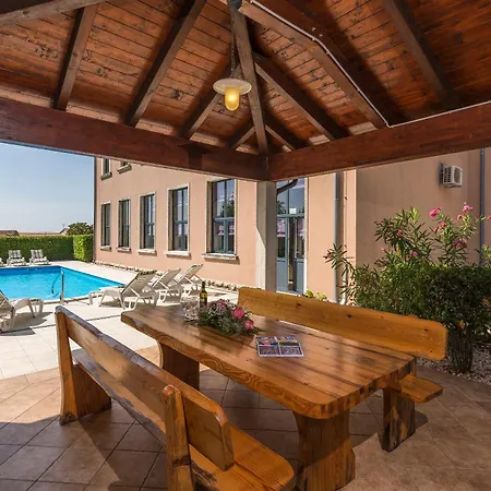 Villa Old School House