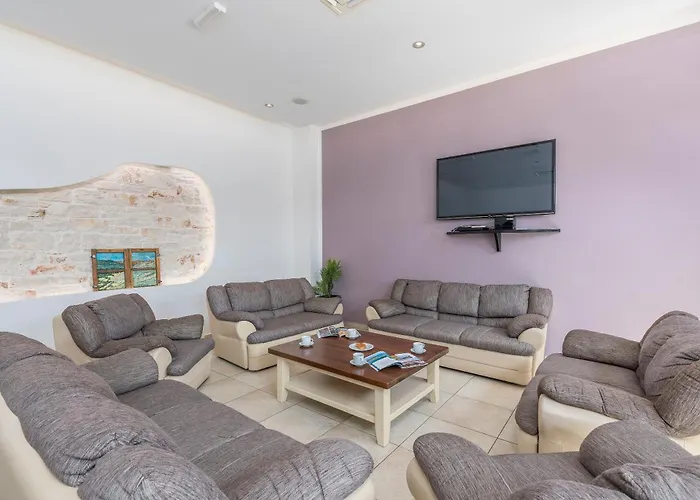 Villa Old School House